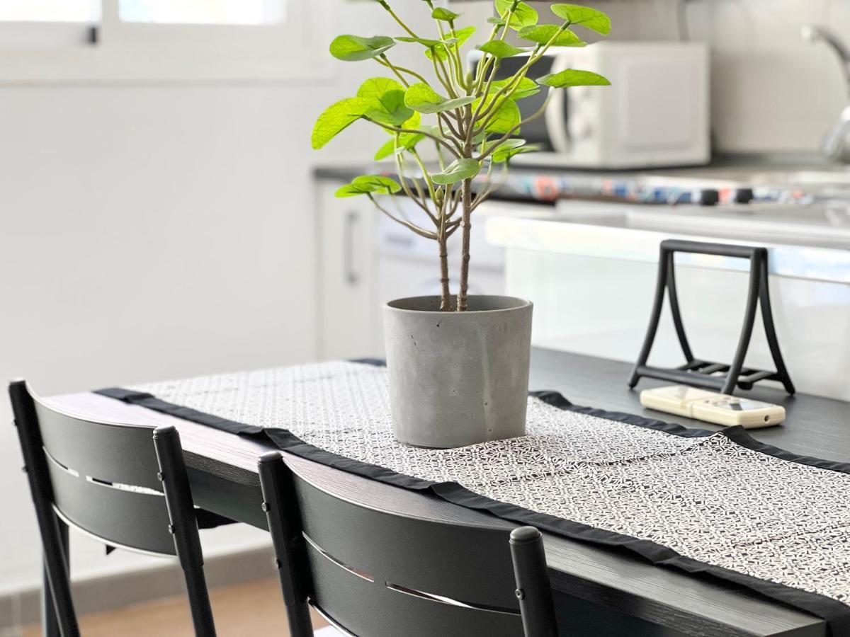 Apartamentos Varela 14 マラガ エクステリア 写真